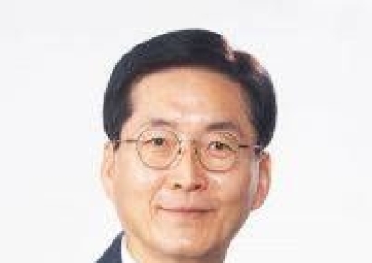 "완도군수 출마 포기"…신영균 전 국장, 고뇌 끝 사퇴