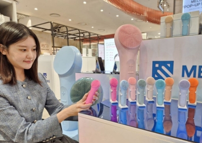 섬세한 진동, 노폐물 '쫙'… 롯데백화점 부산본점, 진동 클렌저 선보여