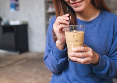 "커피를 버려? 벌금 30만원 내세요"…한 모금 때문에 벌금 논란