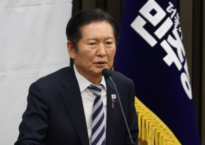 정청래 "부동산 정책 당은 반 발짝 뒤로…의원들 돌발발언 자제해야"