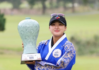 리슈잉, 중국 선수 최초 KLPGA 투어 우승