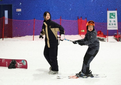 "中 아웃도어 스포츠 인구 4억…빙설산업 연 200조원 육박"