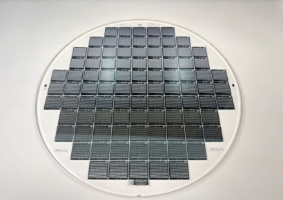 옵트론텍, MLA 기술 제네시스 전 차종 확대…슬림형 8인치 글래스 웨이퍼 양산 공급 시작