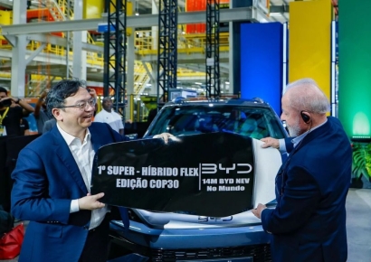 전기차 시장 휩쓰는 BYD·지리…테슬라 '휘청'