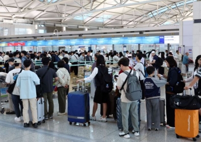 1000원에 연예인 출국 정보 판매…공항 관리 미흡 논란