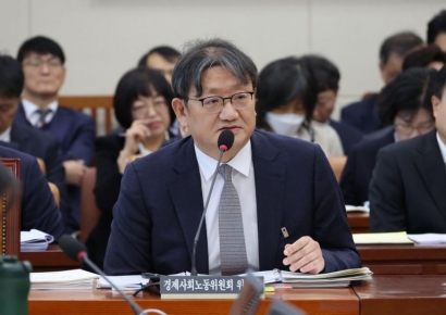 [2025국감]권기섭 위원장 "정년연장 사회적 합의 어렵다면 결단 필요"