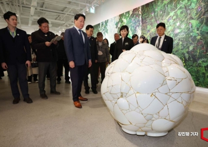 [포토] APEC CEO 서밋 배우자 미술전시 오프닝