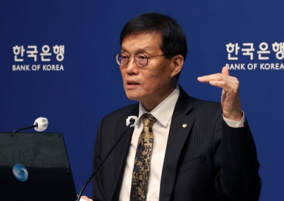 이창용 "서울, 오피스 공급안 주택으로 바꿔 공급량 늘려야"[2025국감]