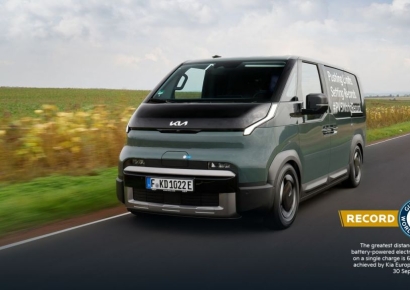 "짐 가득 싣고 1회 충전에 693㎞ 주행"…'기네스 등재' 경사 난 기아 PV5 카고