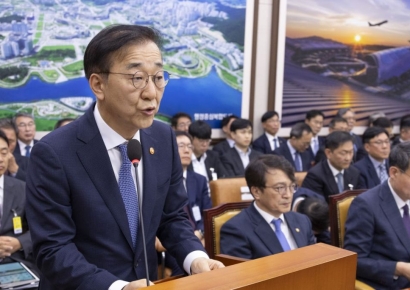[2025국감]김윤덕 "코레일, 상습 미납 업체와 또 계약…국토부 감사"