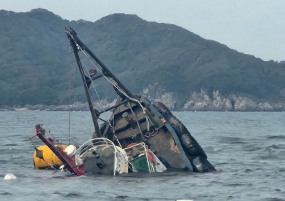 태안서 기름 5000ℓ 실은 선박 침몰…선원 전원 구조