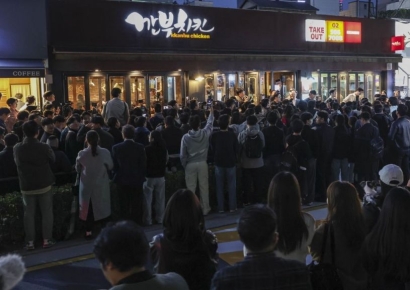 [포토] 이재용, 정의선, 젠슨황 기다리는 인파