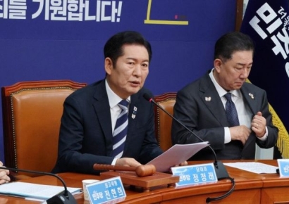 [포토] 정청래 "한미 관세협상안 비준에 혼신의 힘…국힘 협력 기대"
