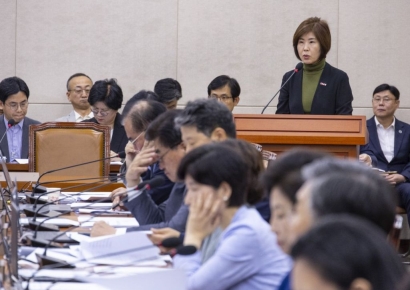 野김미애 "덕성원 피해자, 명예회복 이뤄져야"…정은경 "적극 검토"