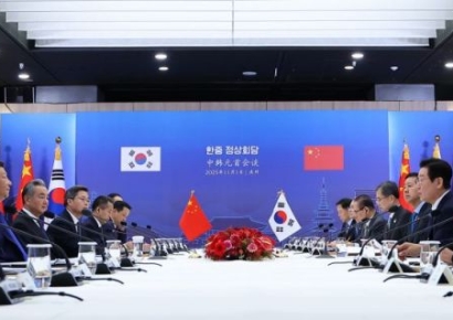 한중 정상회담서 '원-위안 통화스와프' 체결[경주APEC]