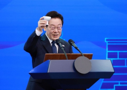경주서 빛난 李 실용외교…릴레이 양자회담 '안보·경제협력' 성과[경주APEC]