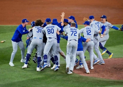 다저스, 토론토 꺾고 MLB 월드시리즈 2연패…김혜성 교체 출전