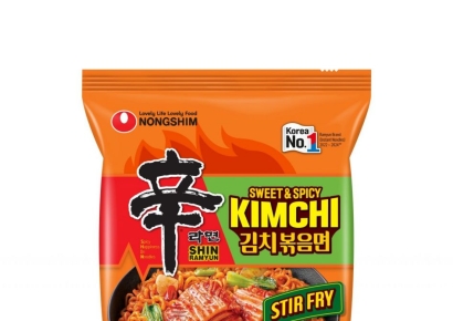 [먹어보니]불닭보다 익숙한 매운맛…자꾸 땡기는 신라면 김치볶음면