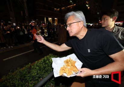 한국와서 치킨 먹은 젠슨 황 어쩐지…美 실리콘밸리에 단골 '치킨집' 있다는데