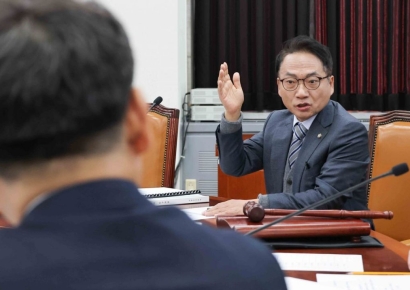與박선원 "지난해 무인기 투입 작전 5회 이상…북한은 전쟁 준비"