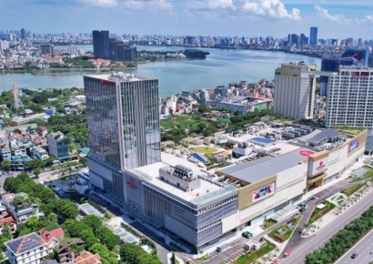 Lotte Mall Hanoi Achieves Record Results, but Lotte Shopping's Operating Profit Falls (Comprehensive)
