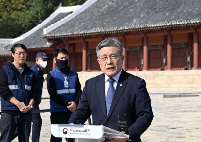 "콘크리트 빌딩 물려줄 건가" 유산청·서울시, 종묘 앞 고층개발 충돌(종합)