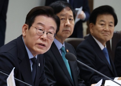 이재명 대통령, NDC 논란에 "피할 수 없는 길, 회피하면 더 큰 위기"