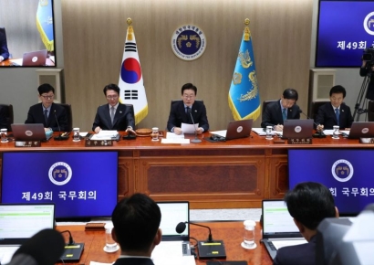 李대통령 "내년 잠재성장률 반등에 정책 역량 집중해야"…'내란 공무원 조사 TF'도 추진