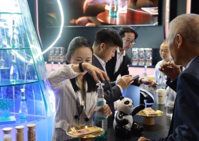 입이 떡…작년 무려 152조원어치를 홀짝 '바이주' 세계인의 술 꿈 꾼다[아시아酒허브]②