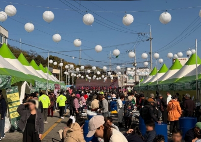 바다를 불판에 올렸다… 영덕군, 새로운 관광 모델 '제19회 물가자미 축제' 성료