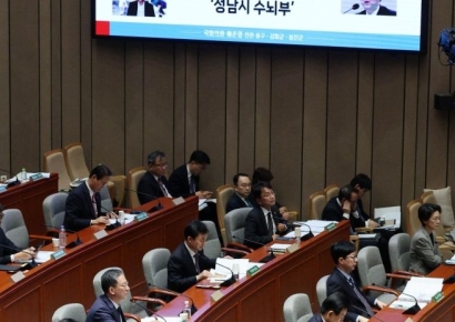 [포토] 대장동 사건 항소 포기 관련 답변하는 정성호 장관