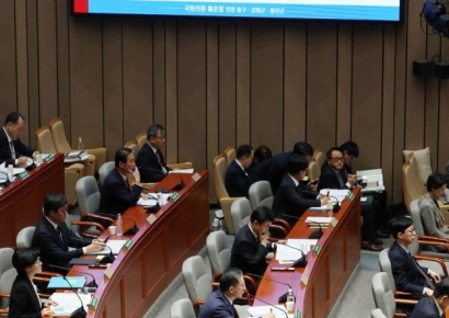 [포토] 대장동 사건 항소 포기 관련 질의 받는 정성호 장관