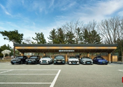 BMW Nears 10,000 Electrified Vehicle Sales... "Expanding Charging and Services"