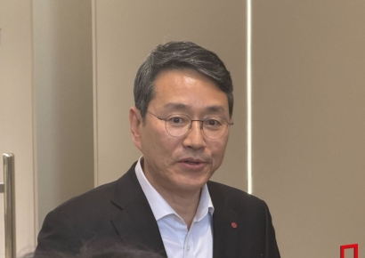 LG-벤츠, '차세대 전장' 동맹…조주완 "수주 잔고 100조, 더 큰 성장"