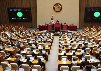 '국토장관 불참'에 국힘 본회의 퇴장…그새 野발의 항공보안법 부결