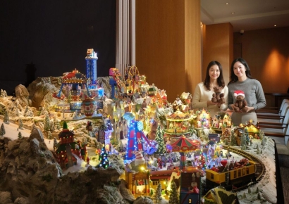 The Shilla Seoul Unveils "Merry Shilla Village" in 19th Floor Lounge