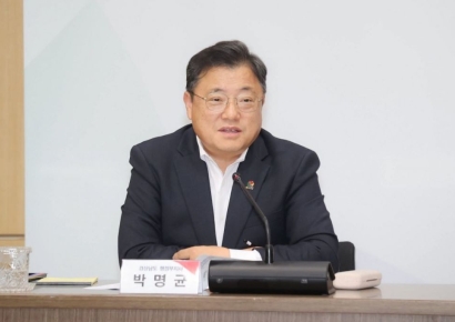 Park Myungkyun, Deputy Governor of Gyeongnam Province, Submits Resignation ... Likely to Run for Jinju Mayor