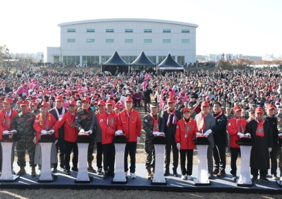 6만 인파 포항 달궜다… 포항해병대문화축제, 부대 개방행사 '대성황'