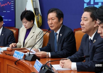 [Photo] Jeong Cheongrae: "All-Party Member Vote on the One Member, One Vote Era to Be Held on the 19th-20th"