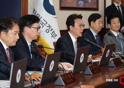 [포토] 국무회의 주재한 김민석 총리