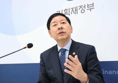 구윤철 "금산분리 완화 원칙 훼손 없는 범위에서...관계부처와 협의"