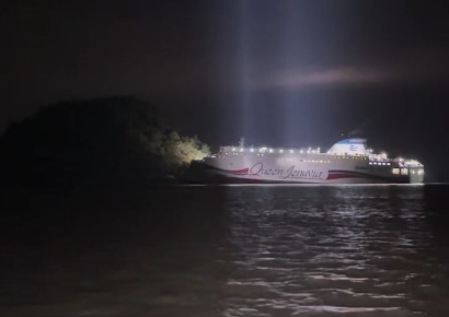 전남 신안 해상서 267명 탄 여객선 좌초…목포로 승객 이송 중