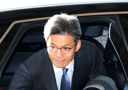 [포토] 박철우 신임 중앙지검장 첫 출근
