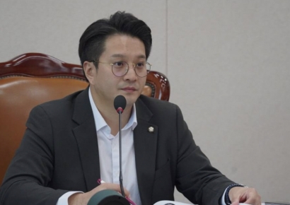 자녀 이름에 'X발' '쌍X'…"비속어 이름은 정서적 학대" 금지법 나왔다