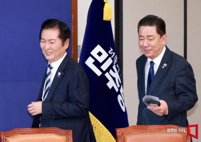 [포토] 최고위 참석하는 정청래-김병기