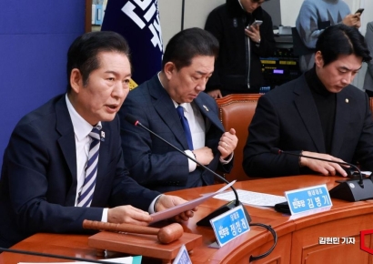 [포토] 정청래 "당원 1인1표 등 압도적 찬성…반대 뜻도 겸허히 새길 것"