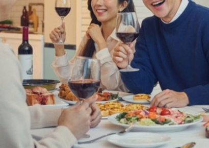 "부자 남친과 결혼하는 친구, 청첩장은 치킨집서…서운하다"