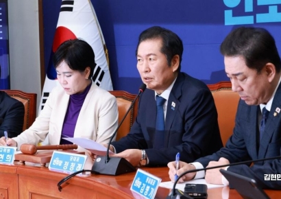 [포토] 정청래 "국민의힘 위헌정당 해산심판 헌법적 절차 밟을 것"