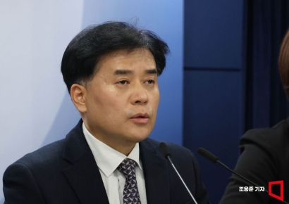 [포토] 공무원의 ‘복종’ 의무 삭제 발언하는 박용수 차장