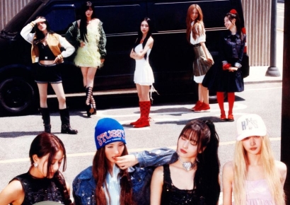 트와이스, K팝 걸그룹 최초 美 레코드산업협회 플래티넘
